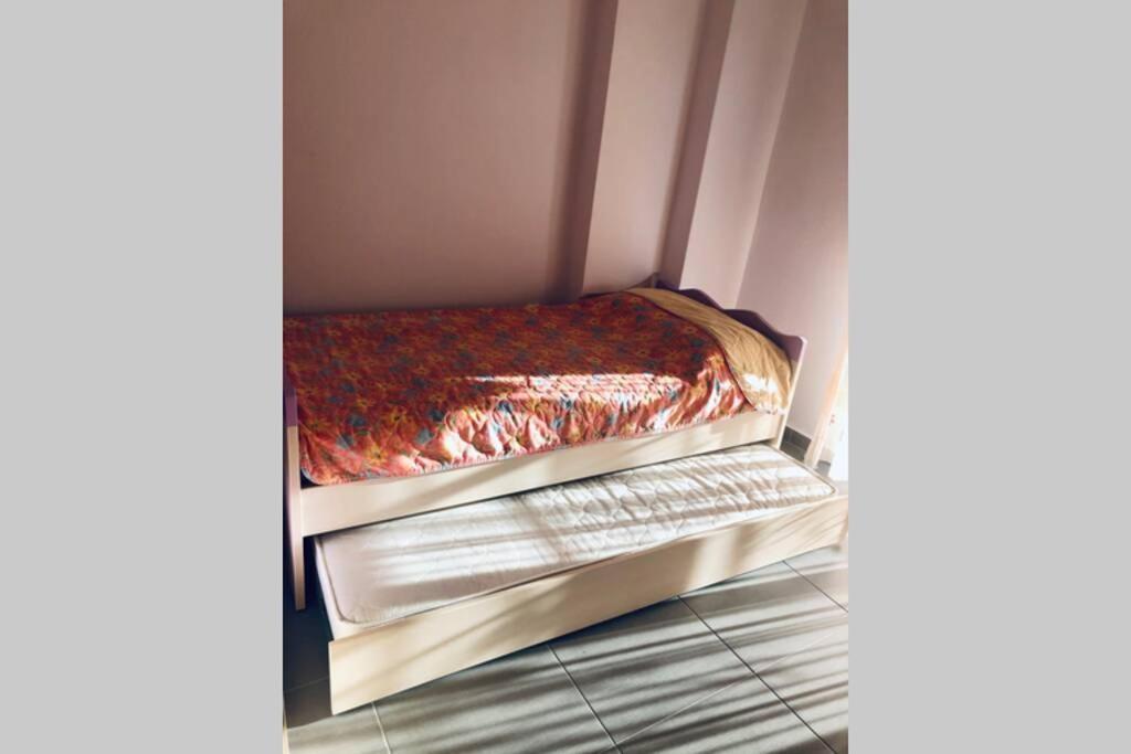 Family Apartment In Greece Каландра Экстерьер фото