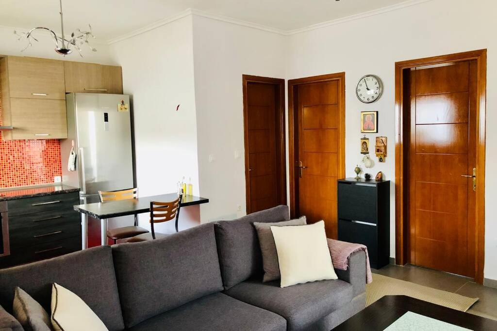 Family Apartment In Greece Каландра Экстерьер фото