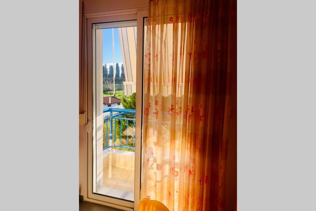Family Apartment In Greece Каландра Экстерьер фото
